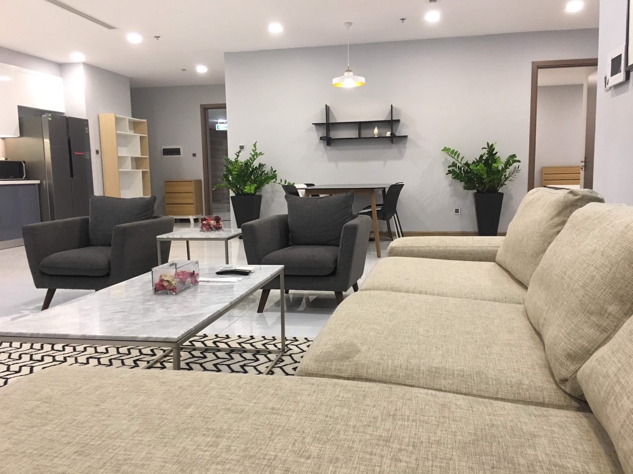 Cho thuê căn 4PN tòa Park 3 Vinhomes Central Park. Giá 2800$/tháng. Lh: 0789625847